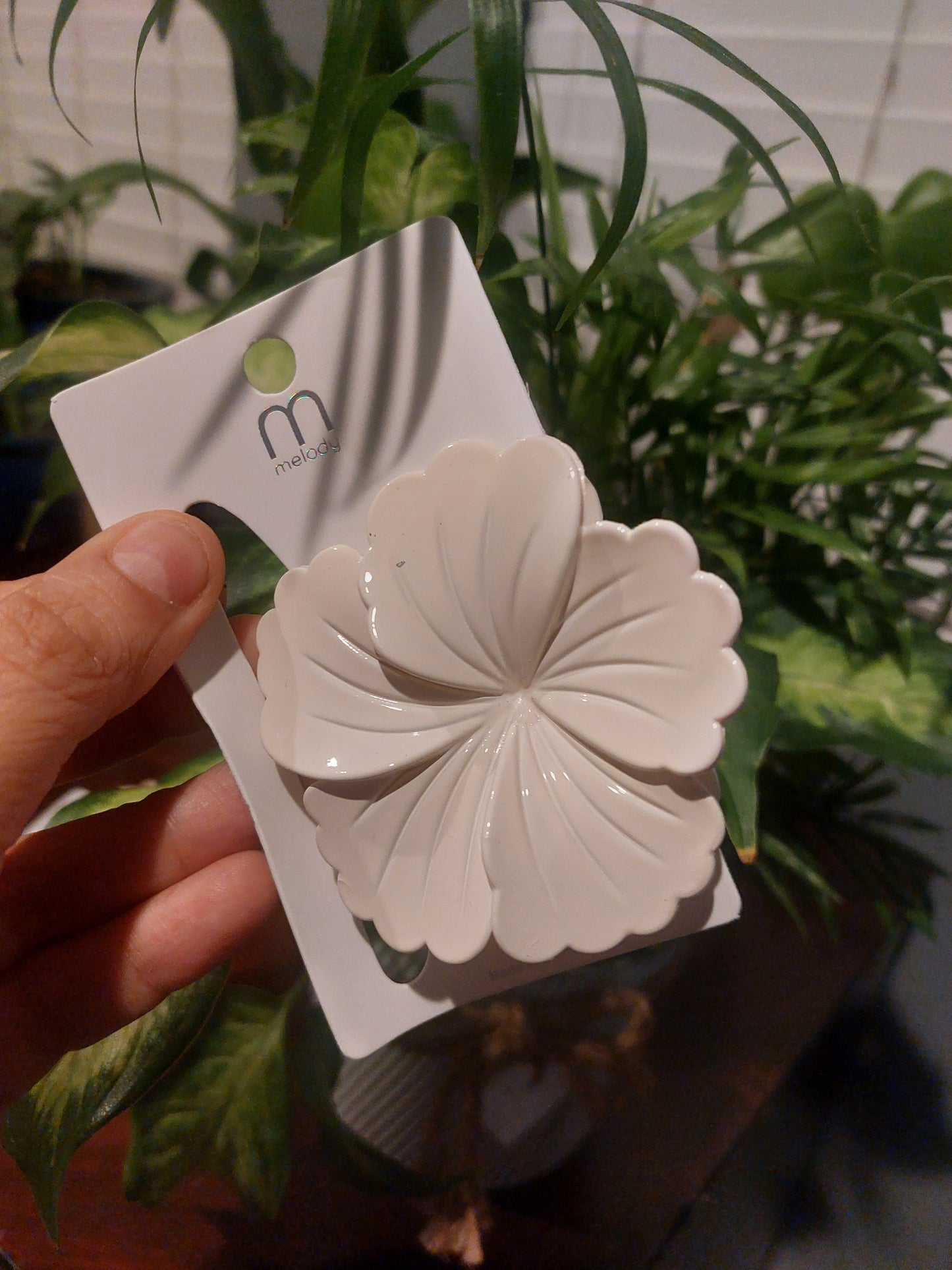 Scalloped Hibiscus Claw Clip 1