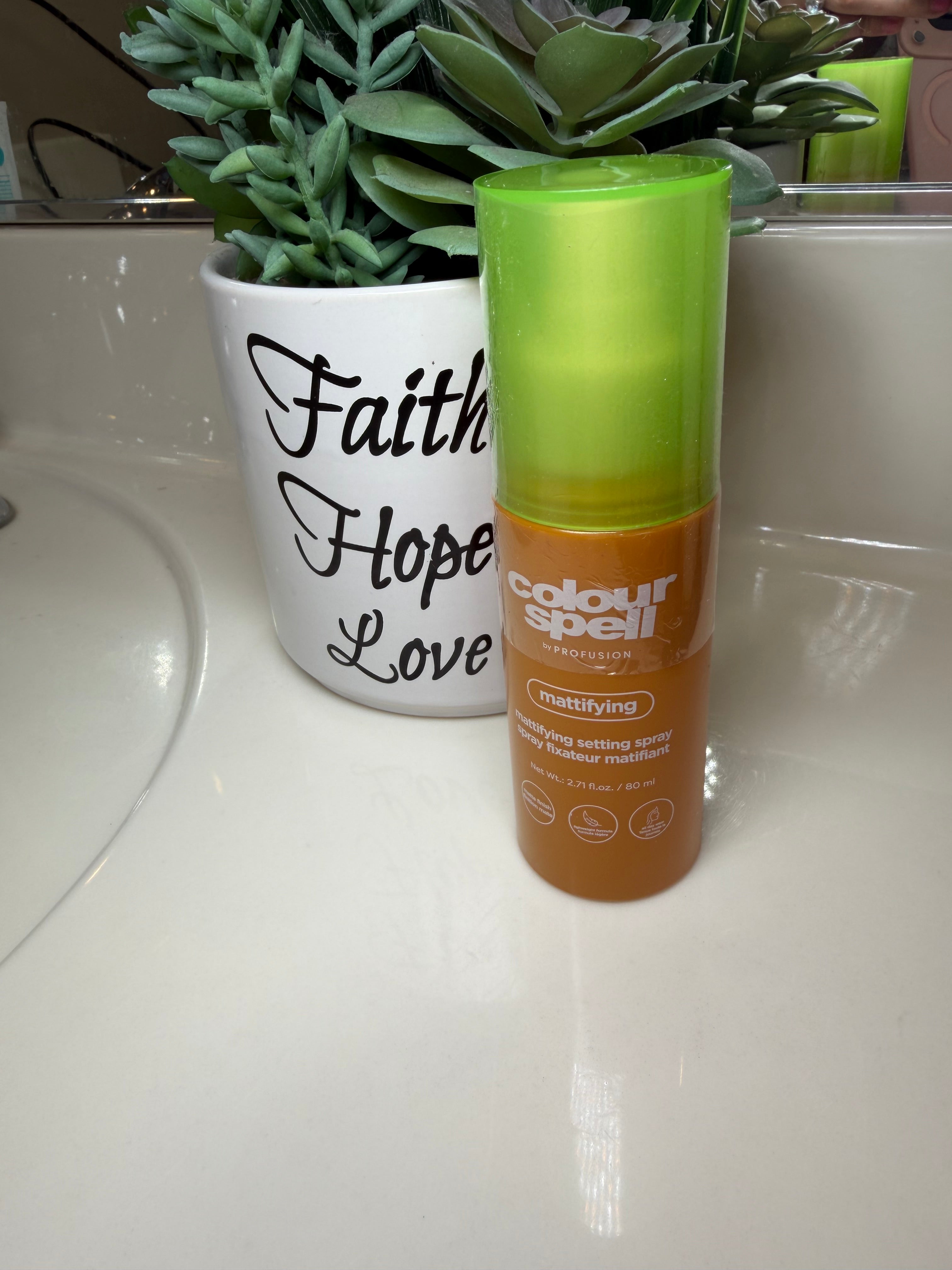 Color spell primer. & setting spray