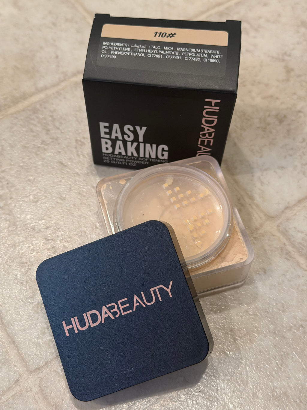 Huda Beauty Easy baking powder