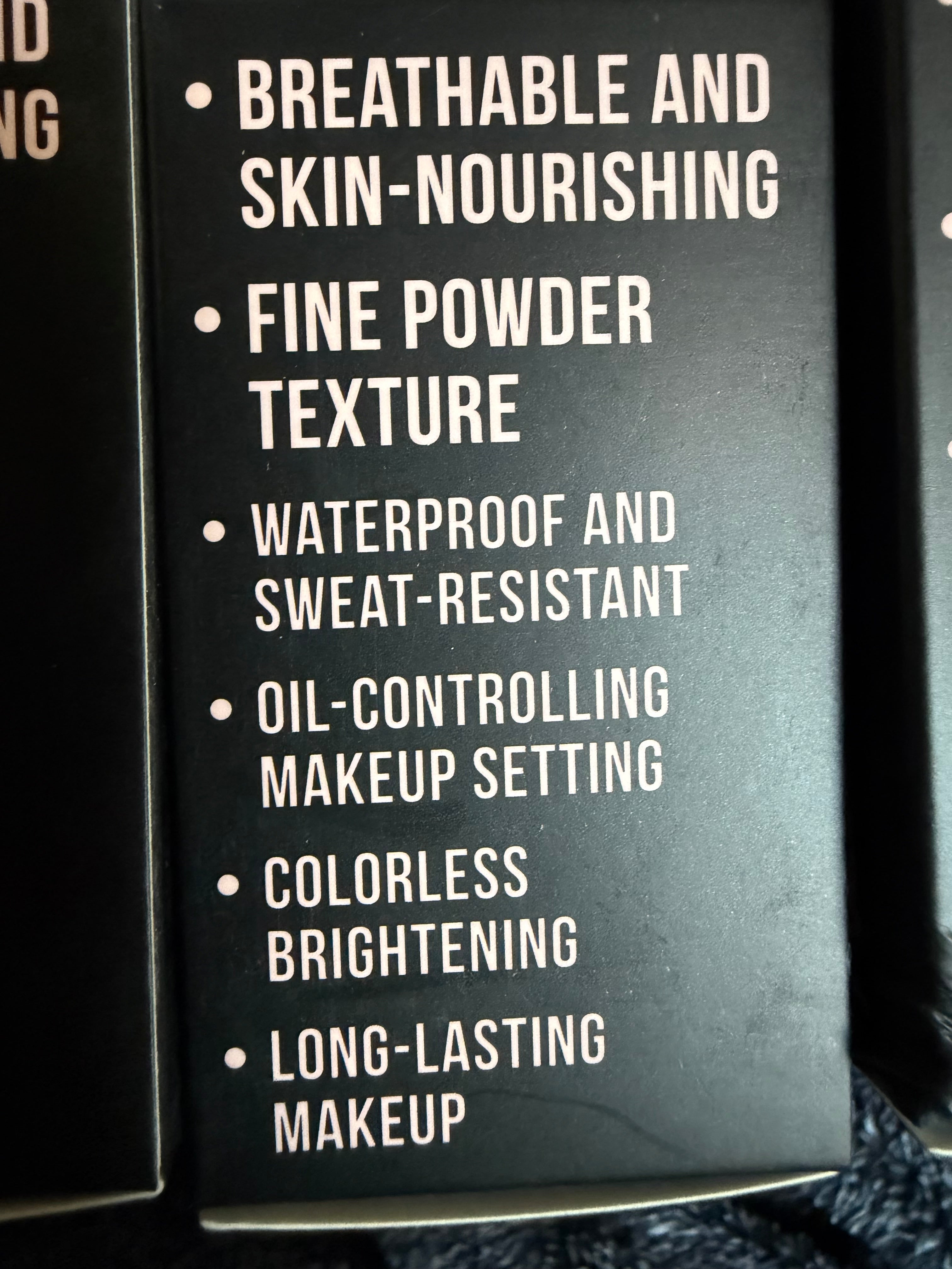 Huda Beauty Easy baking powder