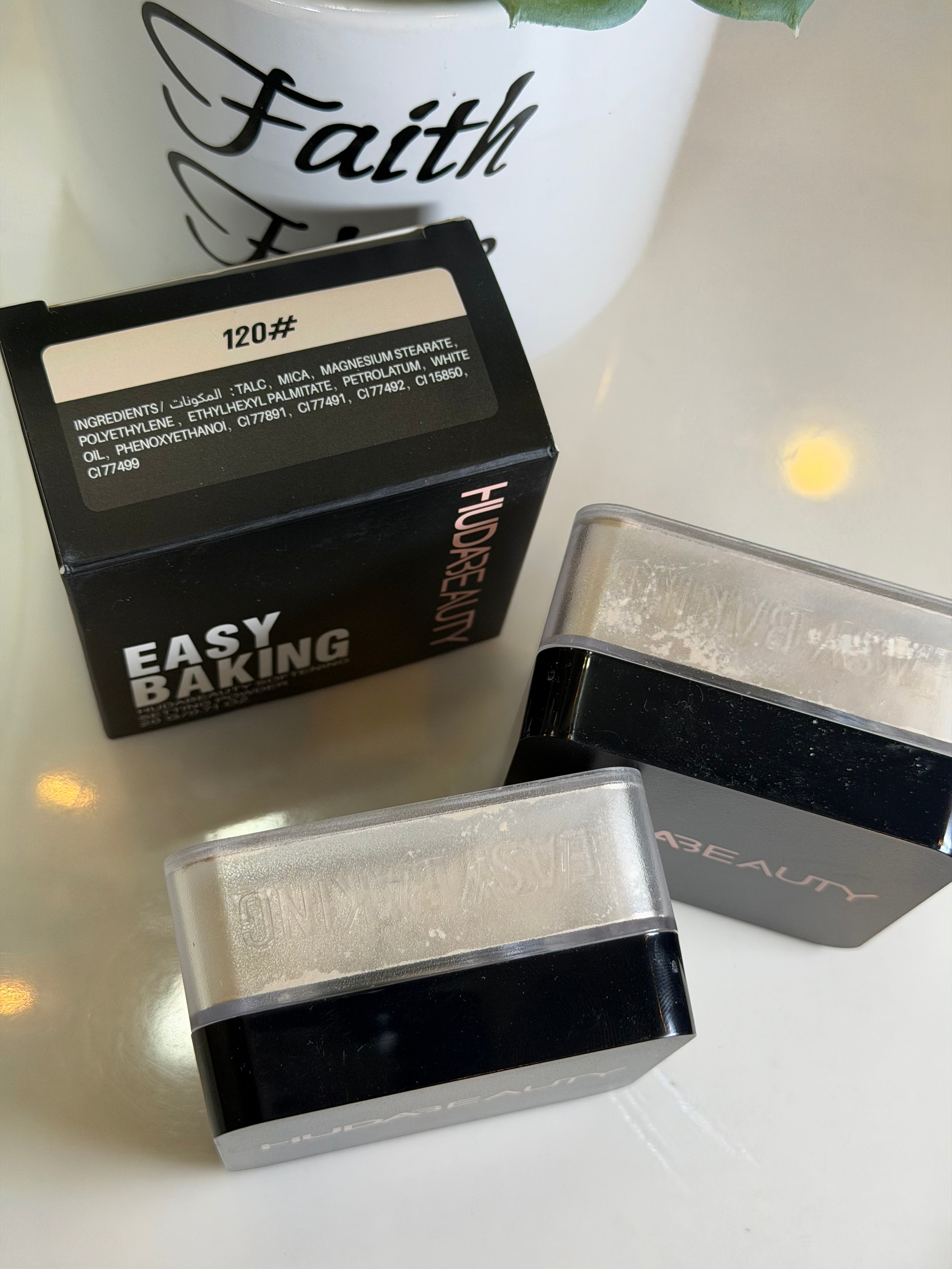 Huda Beauty Easy baking powder