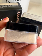 Huda Beauty Easy baking powder